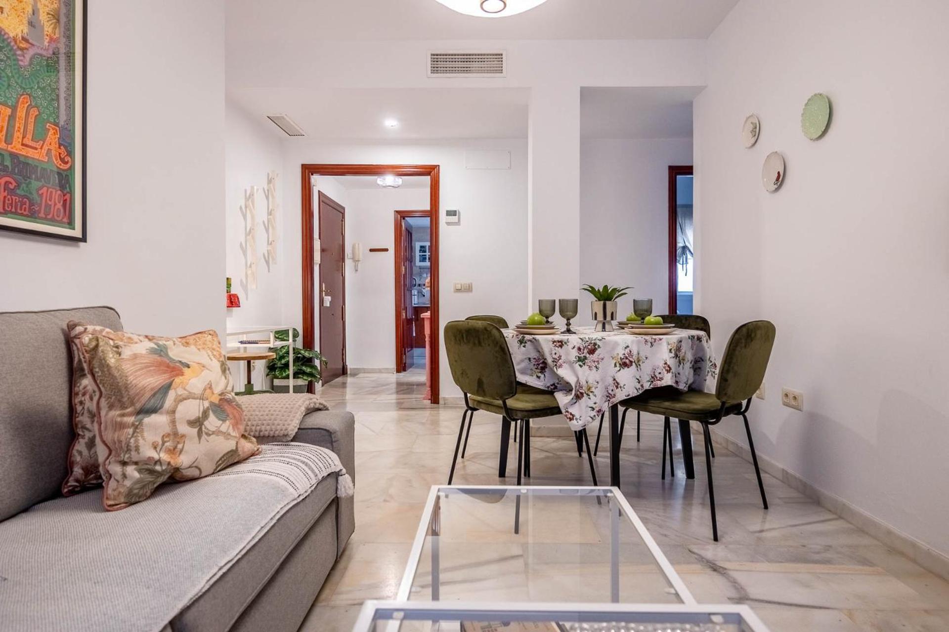 Piso Con Patio Privado Y Parking Nervion Apartamento *