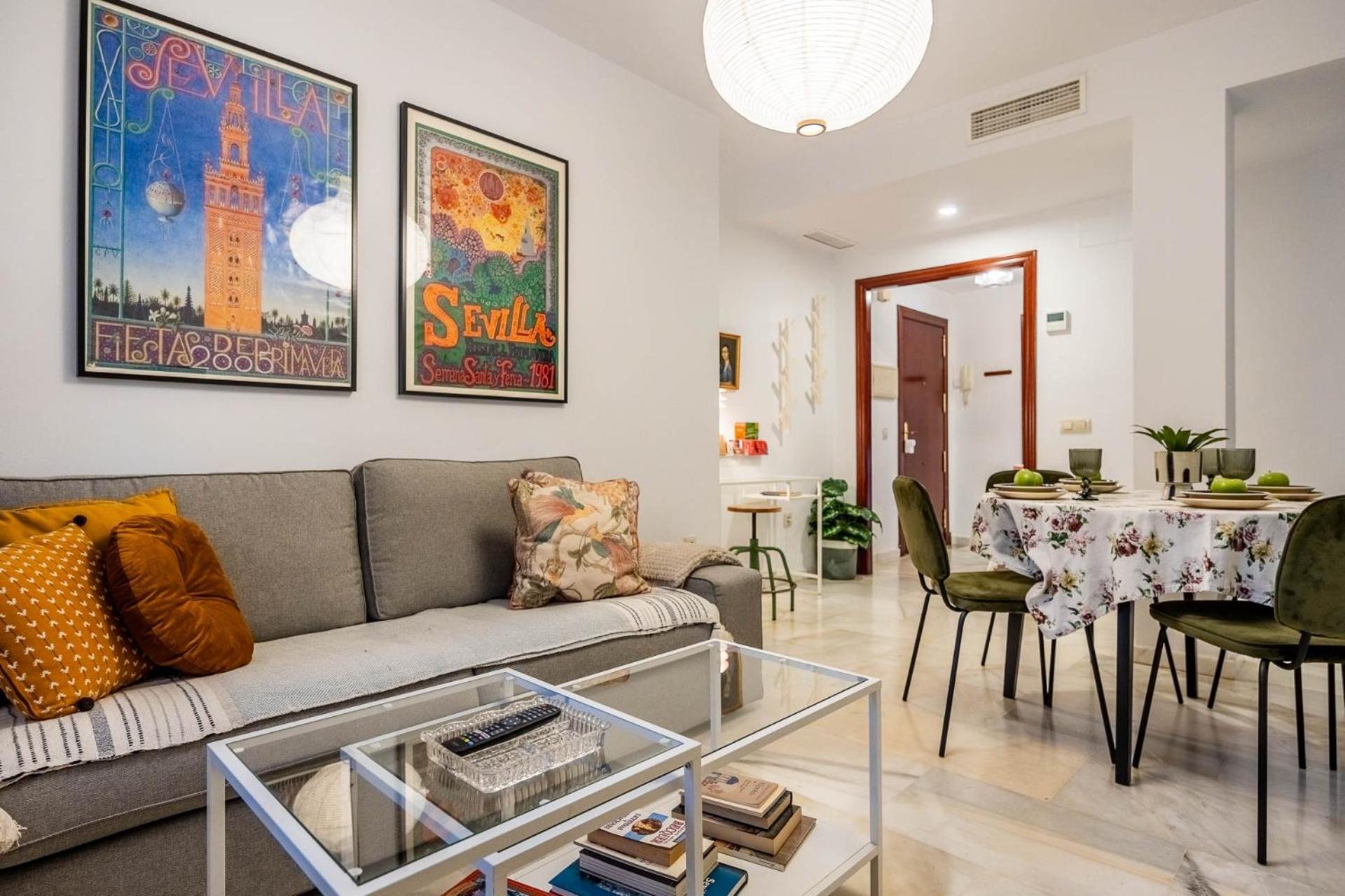 Apartamento Piso Con Patio Privado Y Parking Nervion Sevilla