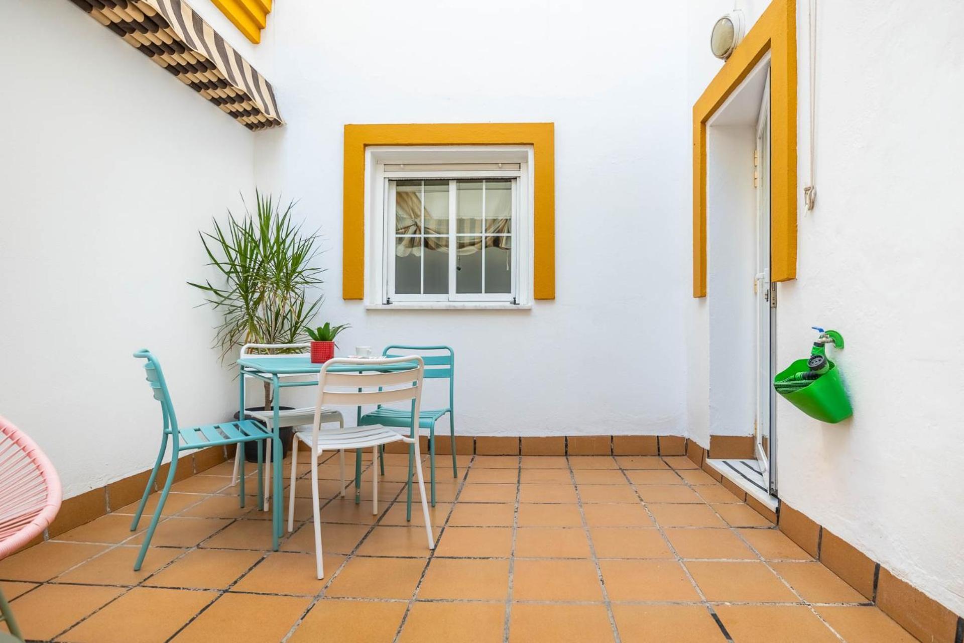 Apartamento Piso Con Patio Privado Y Parking Nervion Sevilla